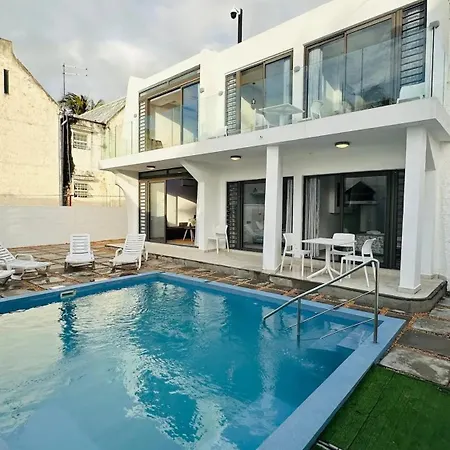 Comfortable House In Trou-Aux-Biches With Terrace